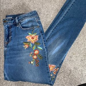 Old Navy Rockstar Jeans w/ Floral Details Size 4